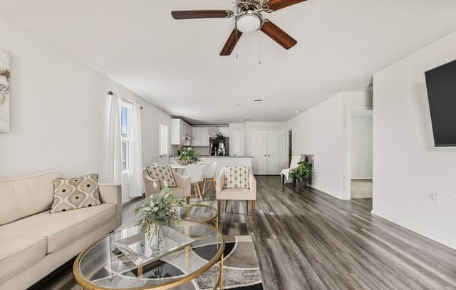 3-bedroom rental at 12923 Links Bch in San Antonio, TX — photo 4