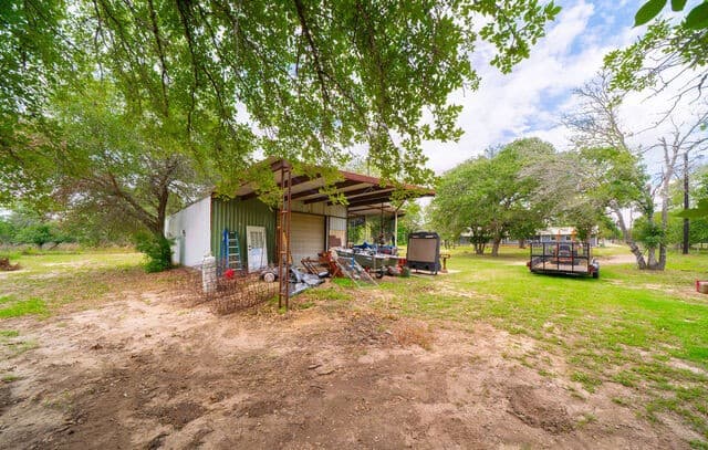 3-bedroom rental at 759 Falling Leaves Dr in Adkins, TX — photo 5