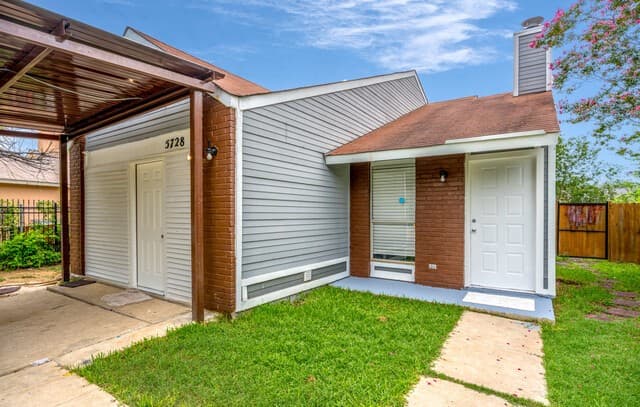 3-bedroom rental at 5728 Harefield Dr in San Antonio, TX — photo 1