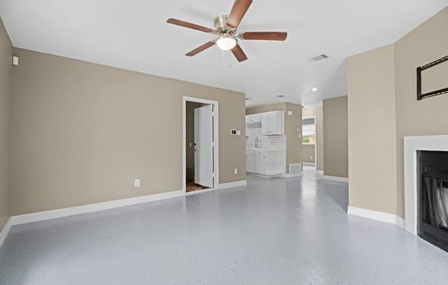 3-bedroom rental at 5728 Harefield Dr in San Antonio, TX — photo 5