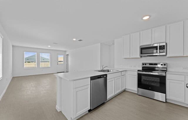 3-bedroom rental at 13819 Chital Chase in San Antonio, TX — photo 4