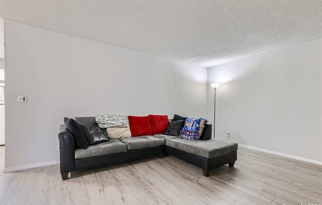 2-bedroom rental at 6829 Oldham in San Antonio, TX — photo 1