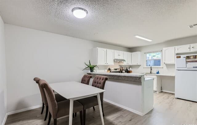 2-bedroom rental at 6829 Oldham in San Antonio, TX — photo 5