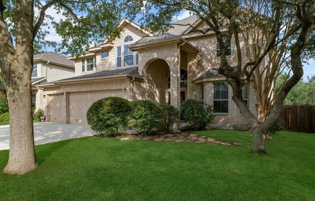 5-bedroom rental at 3338 Bending Creek in San Antonio, TX — photo 3