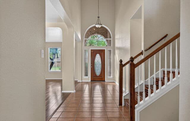 5-bedroom rental at 3338 Bending Creek in San Antonio, TX — photo 5