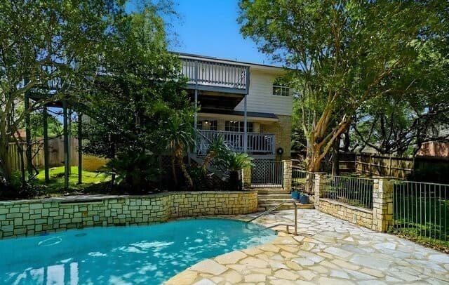 4-bedroom rental at 25142 Flying Arrow in San Antonio, TX — photo 2