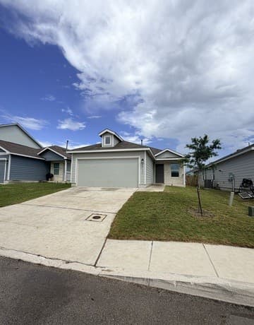 3-bedroom rental at 2822 Millikan Dr in Converse, TX — photo 2