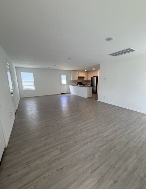3-bedroom rental at 2822 Millikan Dr in Converse, TX — photo 3