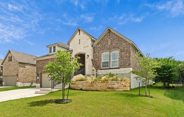 4-bedroom rental at 10523 Foxen Way in Helotes, TX — photo 2