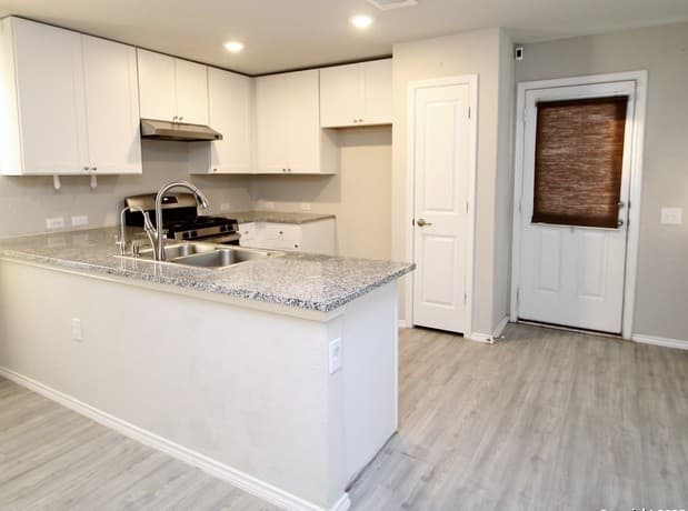 3-bedroom rental at 5859 Cielo Ranch in San Antonio, TX — photo 4