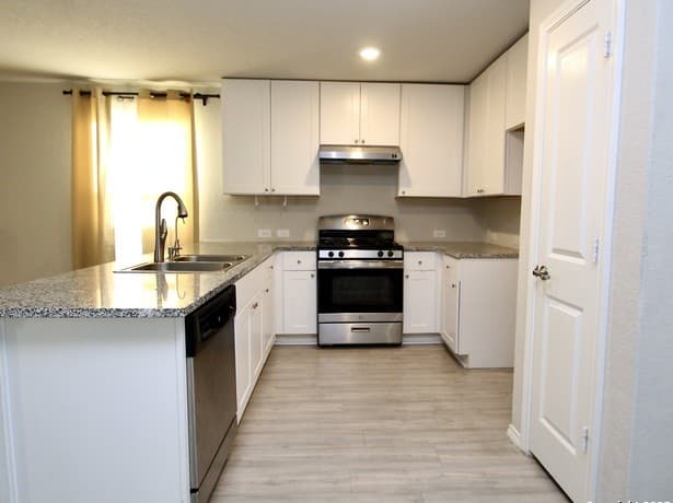 3-bedroom rental at 5859 Cielo Ranch in San Antonio, TX — photo 5