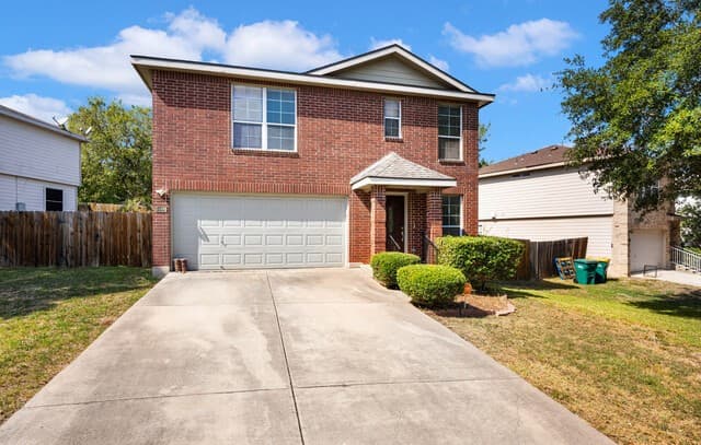 4-bedroom rental at 9111 Spiral Woods in Universal City, TX — photo 2
