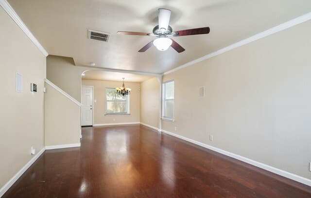 4-bedroom rental at 9111 Spiral Woods in Universal City, TX — photo 4
