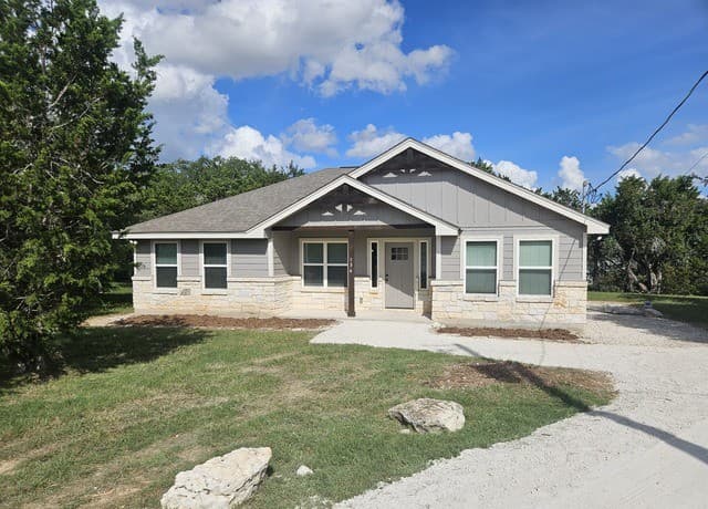 3-bedroom rental at 134 Alpine Ct in Spring Branch, TX — photo 1