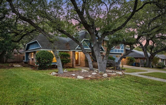 4-bedroom rental at 13123 Hunters Spring St in San Antonio, TX — photo 2