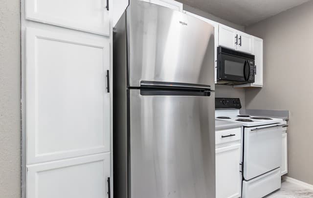 1-bedroom rental at 10527 Perrin Beitel Rd Unit B209 in San Antonio, TX — photo 3