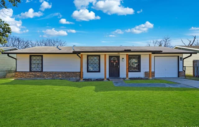 4-bedroom rental at 7326 Glen Brk in San Antonio, TX — photo 1
