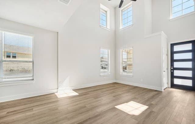 4-bedroom rental at 10211 Briceway Gap in San Antonio, TX — photo 3
