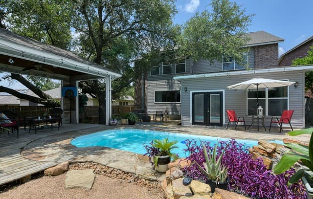4-bedroom rental at 10530 Summerstone in San Antonio, TX — photo 1