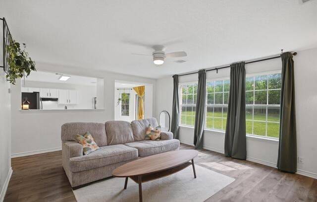 3-bedroom rental at 11003 Andover Peak in San Antonio, TX — photo 5