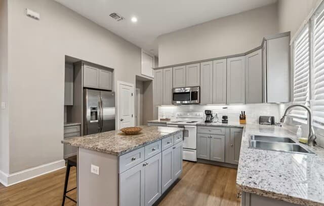 rental at 112 Hill St in San Antonio, TX — photo 2