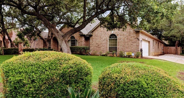 4-bedroom rental at 13407 Heights Hall in San Antonio, TX — photo 3