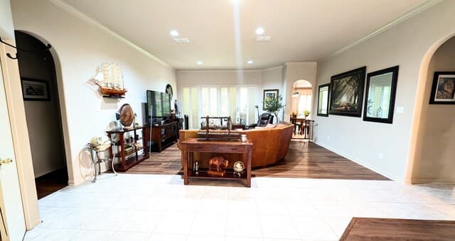 4-bedroom rental at 13407 Heights Hall in San Antonio, TX — photo 5