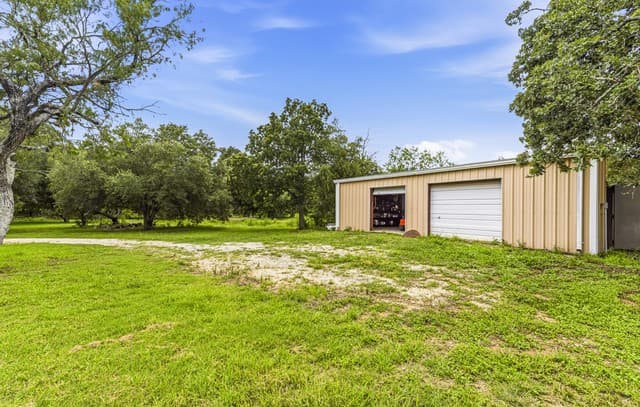 3-bedroom rental at 610 Blue Creek in La Vernia, TX — photo 1