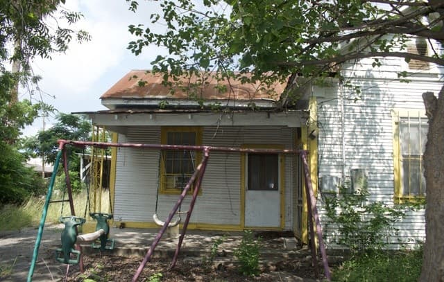 1-bedroom rental at 601 N Chupaderas in San Antonio, TX — photo 4