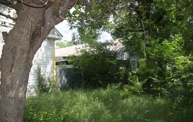 1-bedroom rental at 601 N Chupaderas in San Antonio, TX — photo 5