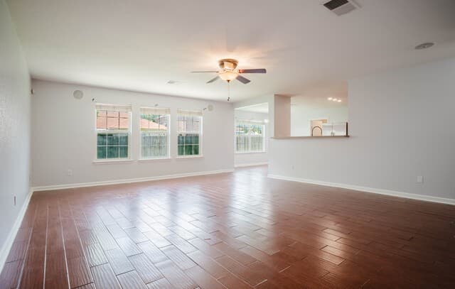 3-bedroom rental at 10510 Bluegrass Pond in San Antonio, TX — photo 3