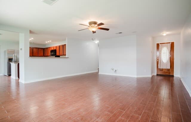 3-bedroom rental at 10510 Bluegrass Pond in San Antonio, TX — photo 4