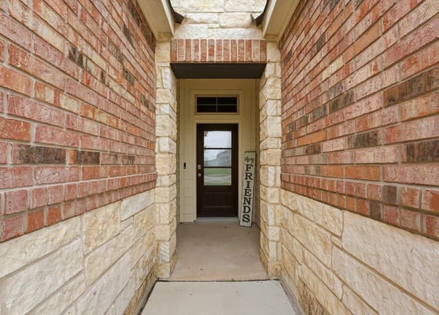 3-bedroom rental at 4178 Garden Path in Schertz, TX — photo 3
