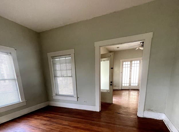 2-bedroom rental at 210 Florida St in San Antonio, TX — photo 5
