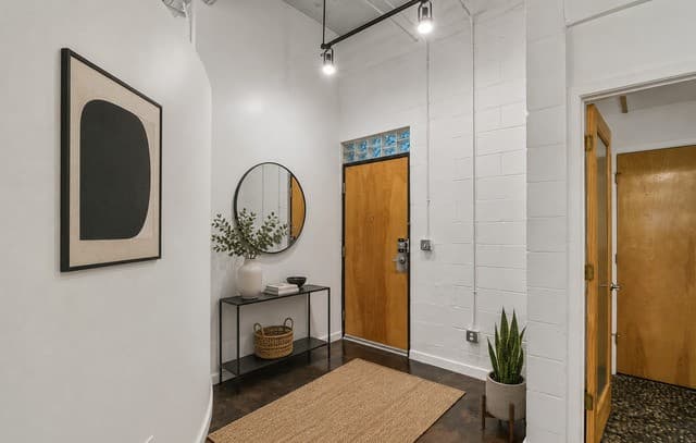 3-bedroom rental at 1339 S Flores Unit 203 in San Antonio, TX — photo 4
