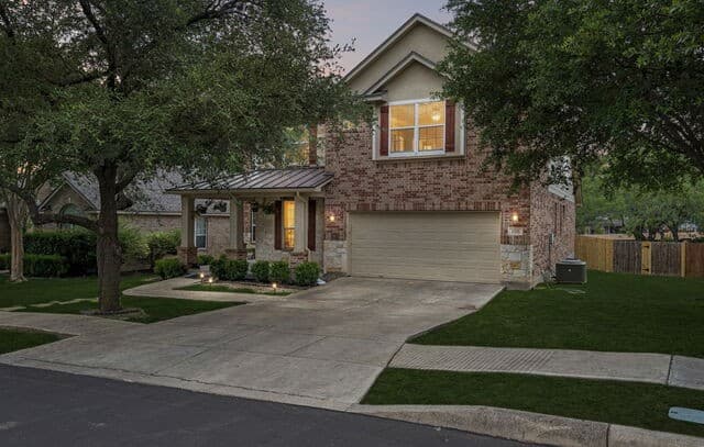5-bedroom rental at 8918 Los Sonoma Rio in Helotes, TX — photo 1