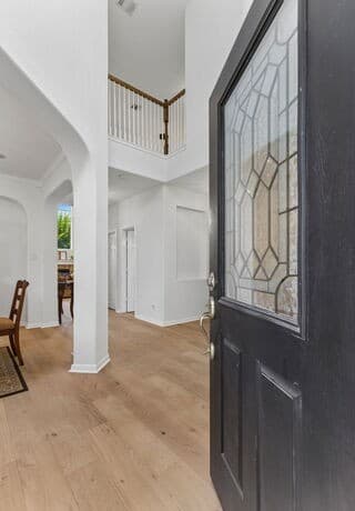 5-bedroom rental at 8918 Los Sonoma Rio in Helotes, TX — photo 2
