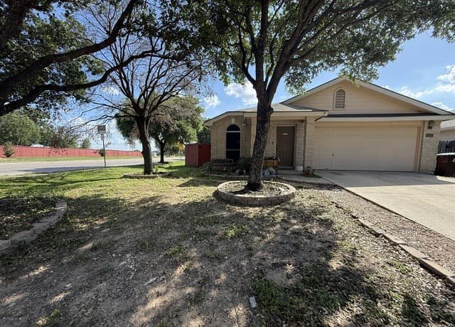3-bedroom rental at 10602 Appaloosa Bay in San Antonio, TX — photo 1