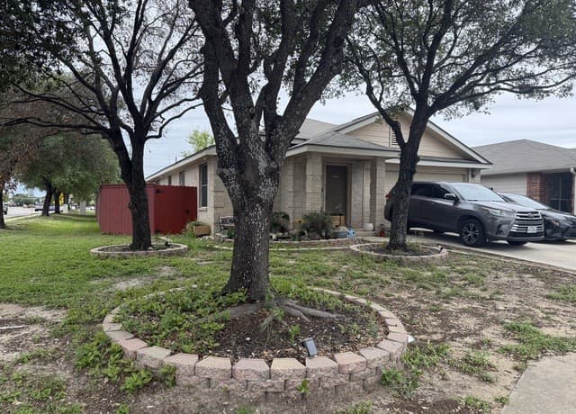 3-bedroom rental at 10602 Appaloosa Bay in San Antonio, TX — photo 2