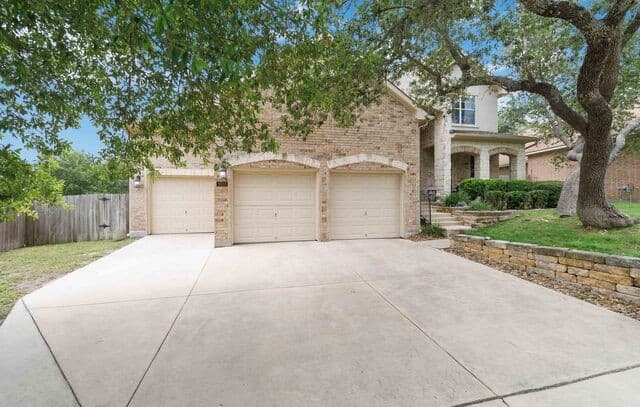 4-bedroom rental at 1618 Heavens Peak in San Antonio, TX — photo 4