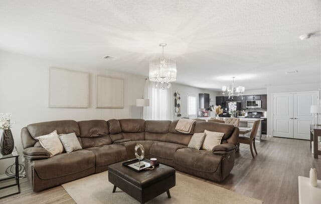 3-bedroom rental at 7131 Cozy Run in San Antonio, TX — photo 3