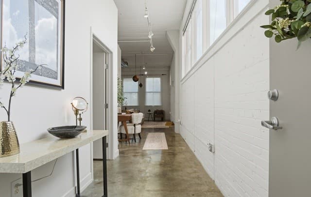 1-bedroom rental at 1401 S Flores Unit 212 in San Antonio, TX — photo 4