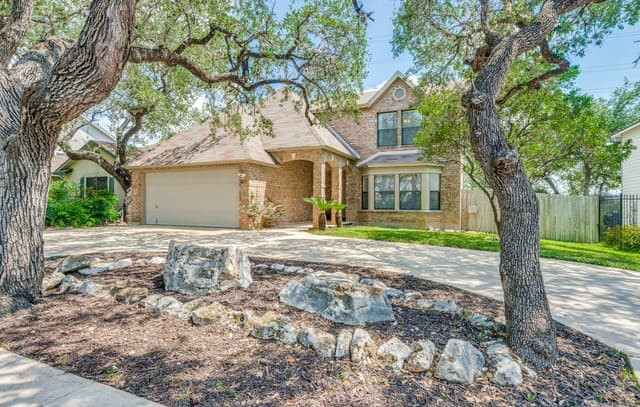 4-bedroom rental at 2214 Stallion Run in San Antonio, TX — photo 1