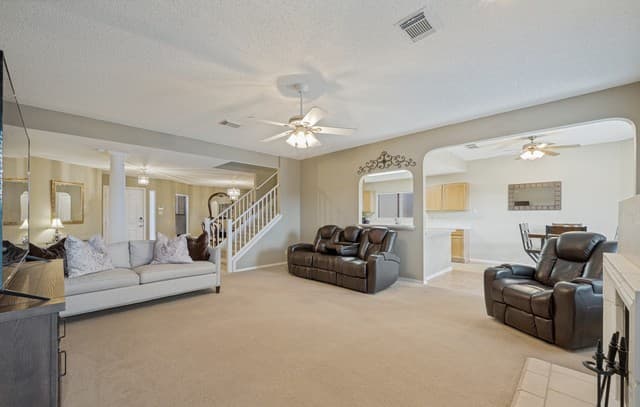 4-bedroom rental at 2214 Stallion Run in San Antonio, TX — photo 5