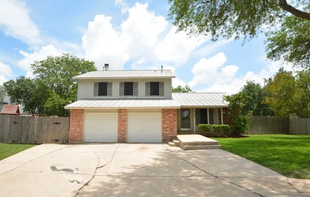 3-bedroom rental at 4726 Barhill St in San Antonio, TX — photo 1