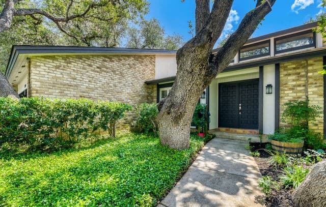 4-bedroom rental at 13914 Sugarberry Woods Street in San Antonio, TX — photo 1