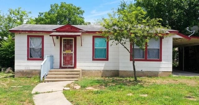3-bedroom rental at 806 Tulane Dr in San Antonio, TX — photo 1