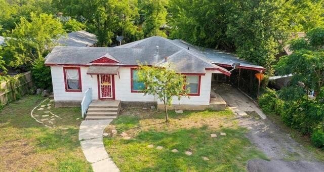 3-bedroom rental at 806 Tulane Dr in San Antonio, TX — photo 2