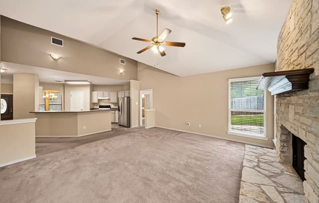 4-bedroom rental at 1847 Mountjoy in San Antonio, TX — photo 5