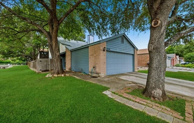 3-bedroom rental at 13114 Brook Garden Ln in San Antonio, TX — photo 2